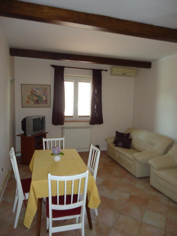 Apartments Mirela Novigrad Istria Δωμάτιο φωτογραφία