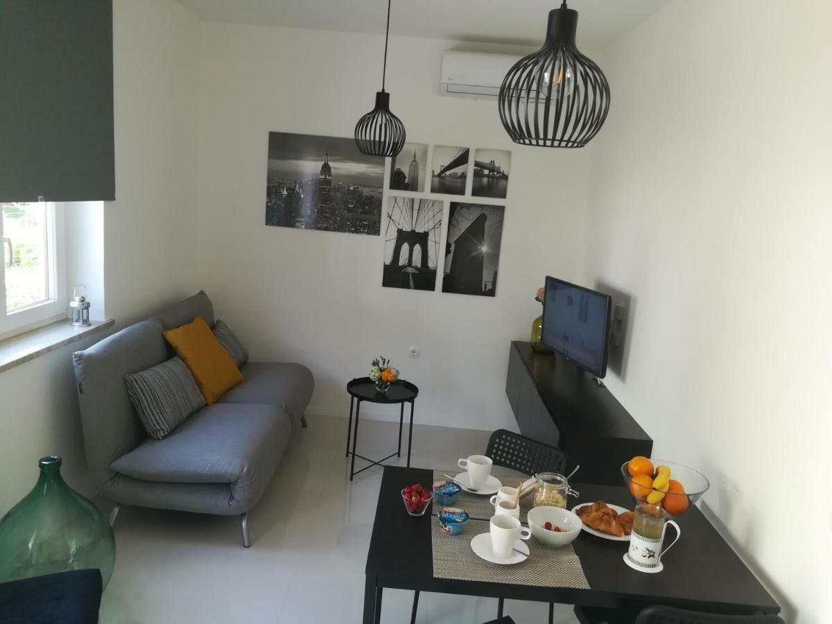 Apartments Mirela Novigrad Istria Εξωτερικό φωτογραφία